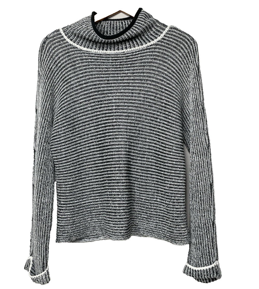 Romeo + Juliet Couture Women’s M Black White Marled Knit Crewneck Sweater